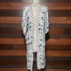 Sonoma Black and White Geometric Wrap